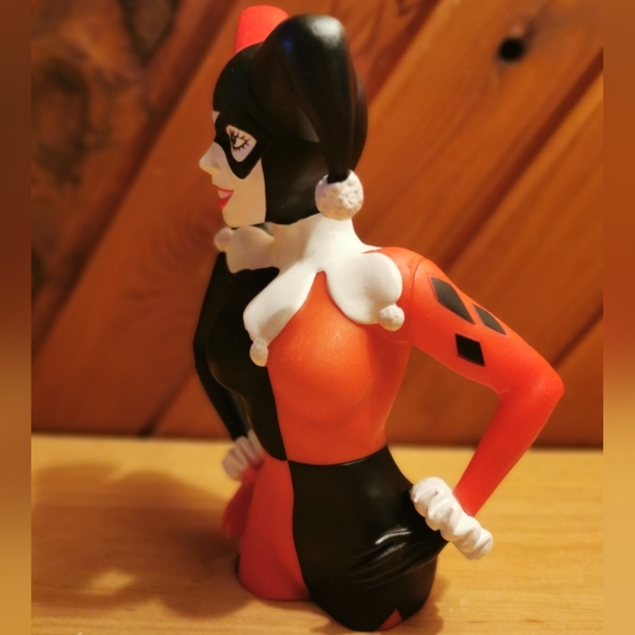 Harley Quinn Bank - Picture 3 of 5